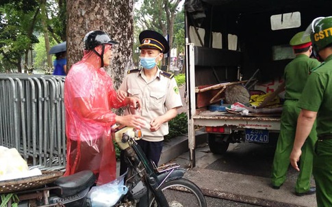 Hà Nội xử phạt 23 trường hợp không đeo khẩu trang phòng dịch COVID-19 nơi công cộng