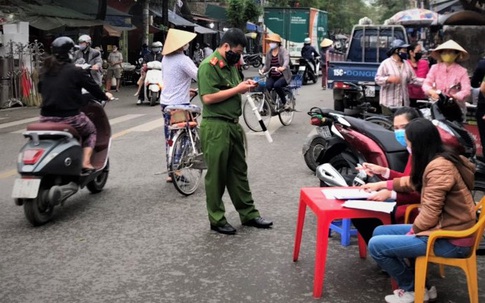 Hải Phòng: Phạt nhiều trường hợp ra đường không đeo khẩu trang