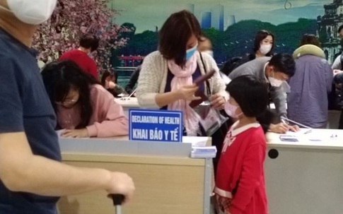Từ 6 giờ sáng 7/3, khai báo y tế bắt buộc với tất cả khách nhập cảnh Việt Nam
