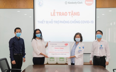 Kimberly-Clark và Huggies quyên góp vật phẩm y tế cho 40 bệnh viện phụ sản trong mùa dịch covid-19