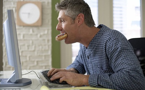 Mắc phải 4 sai lầm này sau khi thức dậy có thể gây hại sức khỏe và rút ngắn tuổi thọ của bạn