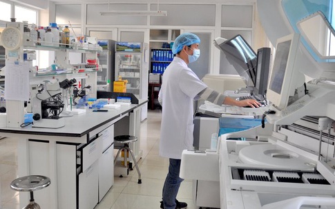 Tỉnh Quảng Ninh nói gì khi bị "đồn" mua thiết bị xét nghiệm dịch COVID-19 với giá cao?