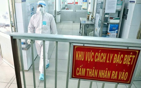 Tin mới nhất về nam bệnh nhân COVID-19 nguy kịch, phổi tổn thương 80% điều trị ở Hà Nội