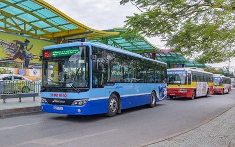 Hà Nội huy động hơn 100 xe buýt đưa người hết hạn cách ly về địa phương