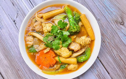 Thịt ba chỉ xào rau củ sốt dầu hào