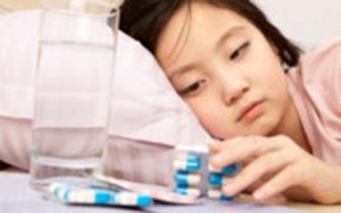 Sai lầm của mẹ khiến con ốm uống thuốc mãi không khỏi