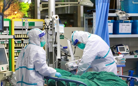 Bệnh nhân 812 ở Hà Nội diễn biến tăng nặng nhanh, phải thở máy