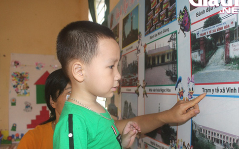 Kỳ lạ bé trai 3 tuổi ở Hải Dương biết đọc cả chữ tiếng Việt và chữ tiếng Anh