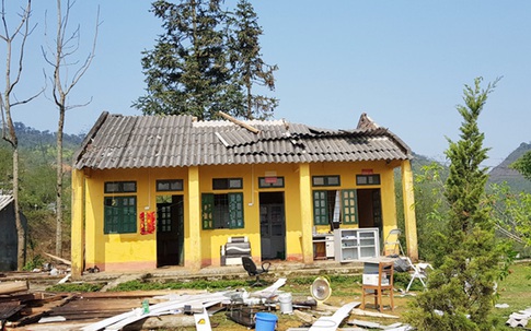 Lào Cai mưa to, dông lốc gây nhiều thiệt hại về nhà ở và hoa màu