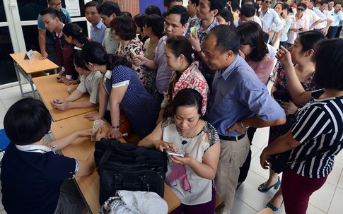 Chấm dứt tình trạng phụ huynh xếp hàng xin học cho con