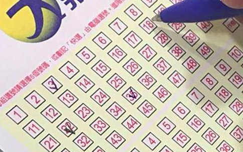 Người vợ ly hôn xong mới biết chồng cũ trúng độc đắc
