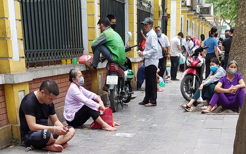 Người Hà Nội quay cuồng với nắng nóng đầu hè