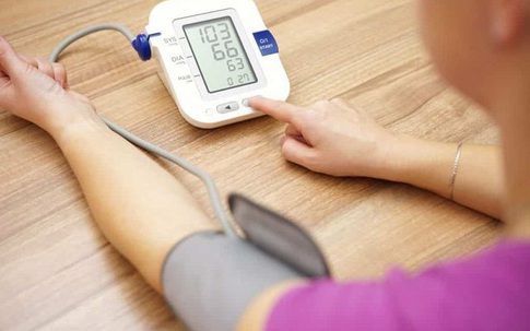 3 lưu ý trong điều trị giúp người huyết áp cao cả đời không lo đột quỵ