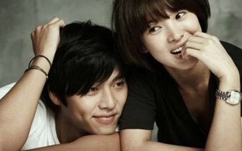 Tài tử Hyun Bin viết tâm thư giữa tin quay lại với Song Hye Kyo