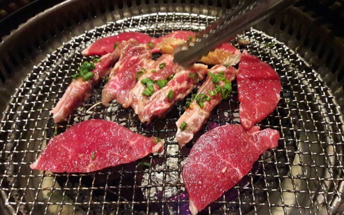 Kinh hãi cả cơ thể chàng trai 18 tuổi chứa đầy sán dây vì thói quen ăn thịt kiểu này