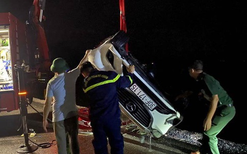 Nạn nhân thứ 4 đã tử vong trong vụ ô tô lao xuống biển ở Quảng Ninh