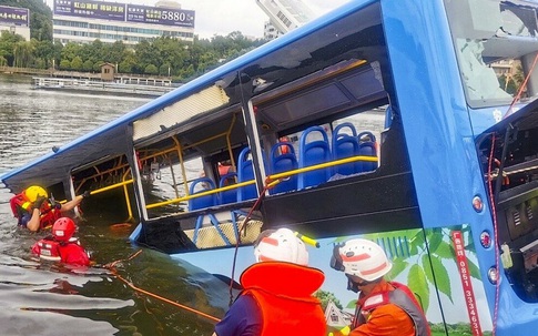 Đây là lý do khiến tài xế xe bus lao xe xuống hồ khiến 21 người chết oan, trong đó có 12 thí sinh vừa thi đại học