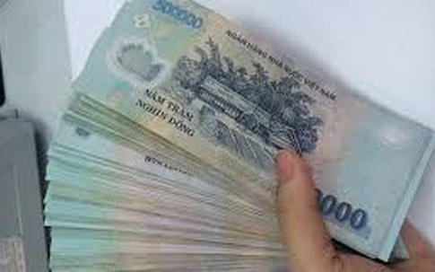 Chồng đòi ly hôn vì vợ dám nhắn tin đòi tiền mẹ chồng vay trước khi cưới