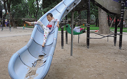 Hà Nội: Các khu vui chơi vắng hoe dù học sinh đã nghỉ hè