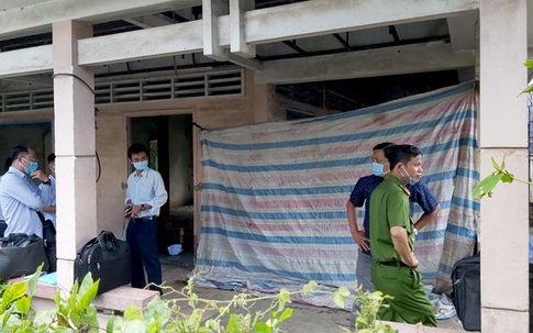 Thi thể người đàn ông phân huỷ trong căn nhà không có người ở