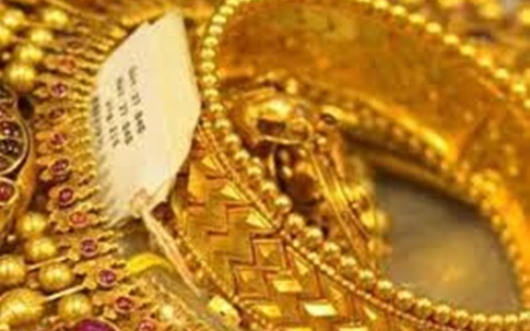 Giá vàng hôm nay 27/7: Tăng dựng đứng, vượt 56 triệu đồng/lượng