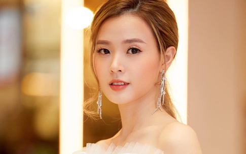 Midu khoe gương mặt không trang điểm, nào ngờ còn trẻ và đẹp hơn thường ngày