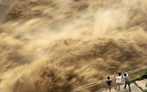 Lũ lụt nghiêm trọng ở 13 tỉnh TQ khiến hơn 15 triệu dân điêu đứng