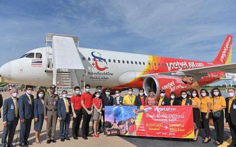 Vietjet Thái Lan khai trương đường bay Bangkok – Khon Kaen với màn biểu diễn của ca sỹ nổi tiếng Thái Lan Ying-Lee trên tàu bay