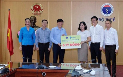 Thêm 5 tỷ đồng cho Quỹ “Bảo vệ Y Bác sỹ 24h” - chung tay bảo vệ nhân viên y tế chống dịch