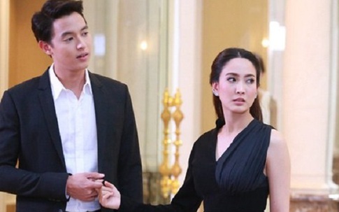 Chồng đang chán ngán muốn "rũ" cô vợ "đã xấu còn không nghe lời", song biến cố bất ngờ ập đến khiến anh và cả nhà chồng cuống quýt níu chân cô
