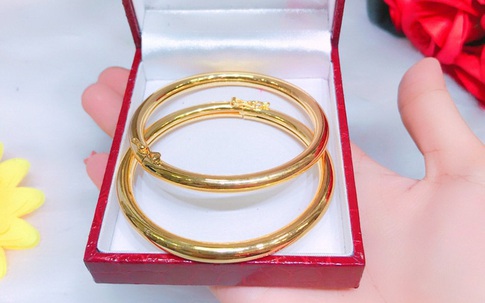 Ép cô dâu trong đêm tân hôn phải đưa vàng cho mẹ chồng giữ với lí do "đỡ thất thoát", chú rể vấp phải màn vùng lên không thể tin từ cô vợ đáo để