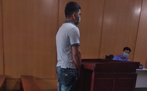 Gã say rượu đánh công an khi bị can ngăn đánh vợ