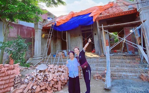 Diễn viên Bảo Thanh khoe nhà xây tặng bà ngoại sắp hoàn thành