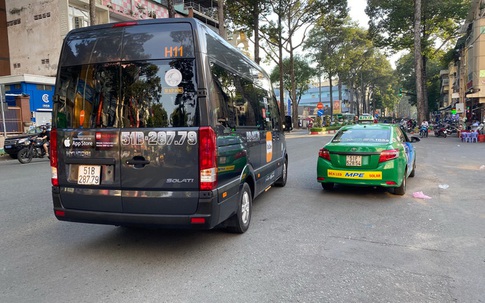 Ngồi nhà, đặt vé "xe buýt công nghệ" qua app