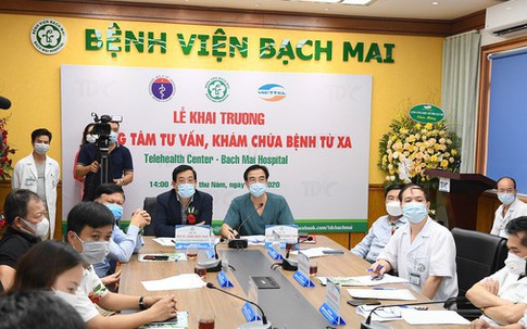 Bác sĩ ở viện lớn nhất nước trực tuyến khám chữa bệnh từ xa cho người dân cách 400-500km