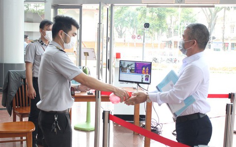 Doanh nghiệp Singapore hỗ trợ Đà Nẵng nhiều trang thiết bị phòng chống COVID-19