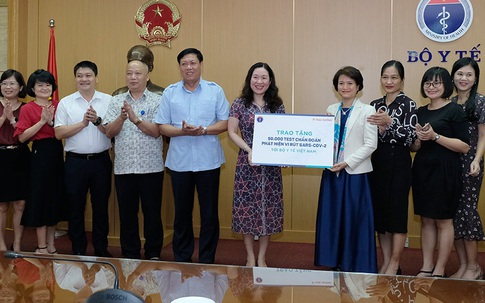 Bộ Y tế tiếp nhận 50.000 test xét nghiệm virus SARS-CoV-2 từ Sao Thái Dương