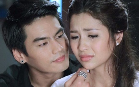 Tự tin cùng bạn trai đến đám cưới người yêu cũ, tôi không ngờ lại bị cô dâu ghé tai khiêu khích một câu khiến bản thân uất nghẹn bỏ chạy