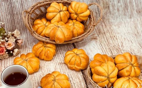 Đã đẹp lại còn khéo tay, các mẹ ra mà xem Hoa hậu Ngọc Hân làm bánh cực đỉnh đây này!