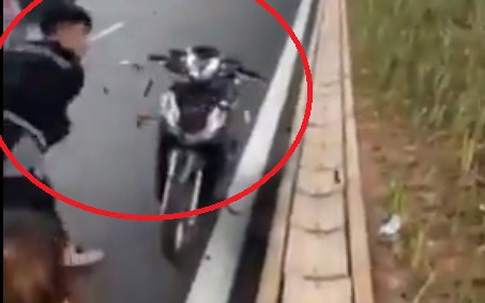 Công an vào cuộc vụ nhóm thanh niên rút hung khí đập xe bà bầu sau va chạm giao thông