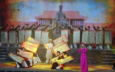 Hà Tĩnh kỷ niệm 255 năm ngày sinh, tưởng niệm 200 năm ngày mất Đại thi hào Nguyễn Du