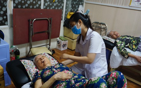 Thích ứng với già hóa dân số, đẩy mạnh chăm sóc sức khỏe người cao tuổi