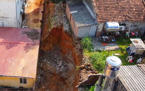 Sập công trình ở Phú Thọ khiến 4 người chết: Tự ý thi công hay “dọn dẹp” đón khai giảng?