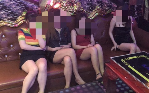 8 kiều nữ thác loạn với ma túy trong quán karaoke