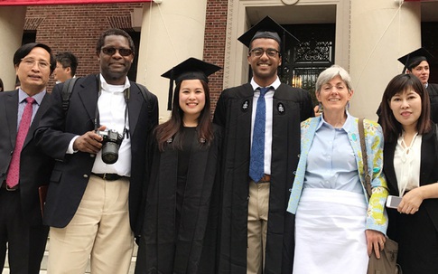 Bí mật của gia đình có hai con vào Harvard