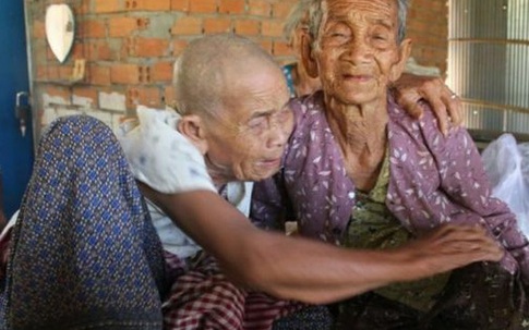 Chuyện lạ khó tin: Cụ bà 98 tuổi đoàn tụ chị gái sau 47 năm xa cách