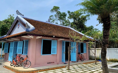 Ngôi nhà gần trăm năm tuổi bên cạnh khu vườn hoa hồng gói gọn những lặng lẽ, yên bình của xứ Huế mộng mơ