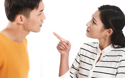 Chồng tôi thà bị từ mặt, nhất định không cho bố vợ mượn xe