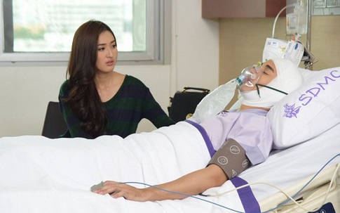 Chăm chồng liệt giường vẫn bị đày đọa, tôi dứt áo chia tay nhưng lại ân hận tột độ khi nghe lỏm cuộc nói chuyện của anh với mẹ