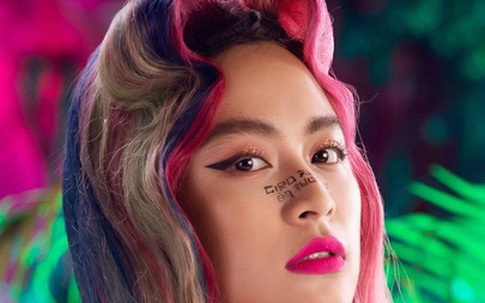 Hoàng Thùy Linh "quá chất" khi tái hiện loạt tranh Hàng Trống trong MV mới